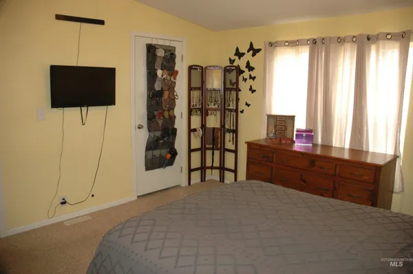 $156,900 | 4030 River Resort Drive, Unit 19, Homedale, ID 83628