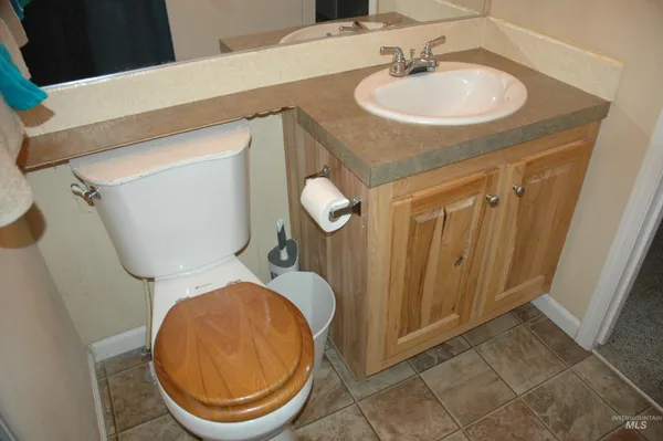 $156,900 | 4030 River Resort Drive, Unit 19, Homedale, ID 83628