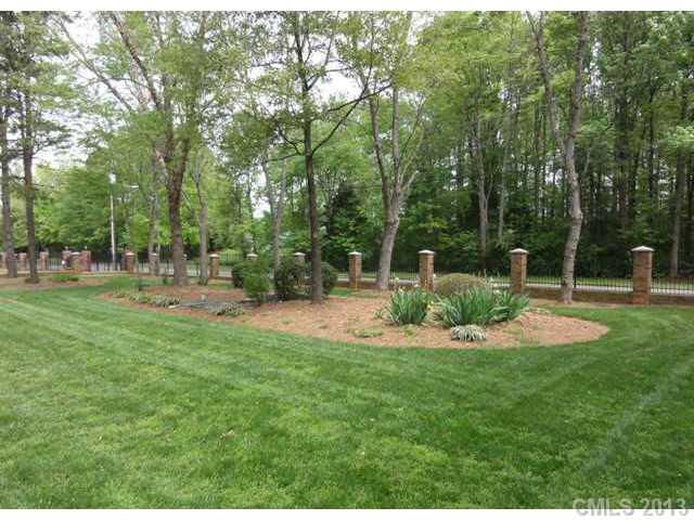 8531 Getalong Road Charlotte, NC 28213 - Photo 13 of 16