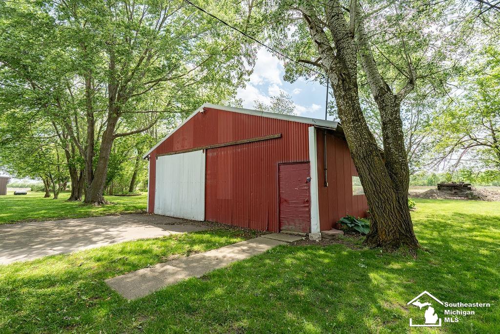 1584 East Newburg Road Carleton, MI 48117 - Photo 9 of 36 50208815-1ffbda07-1e16-452c-9c2d-33ac49ff20d4.JPG