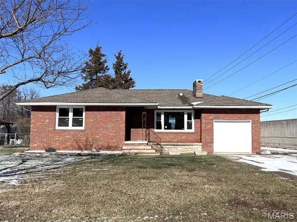 $189,900 | 1068 El Paso Lane, East Alton, IL 62024