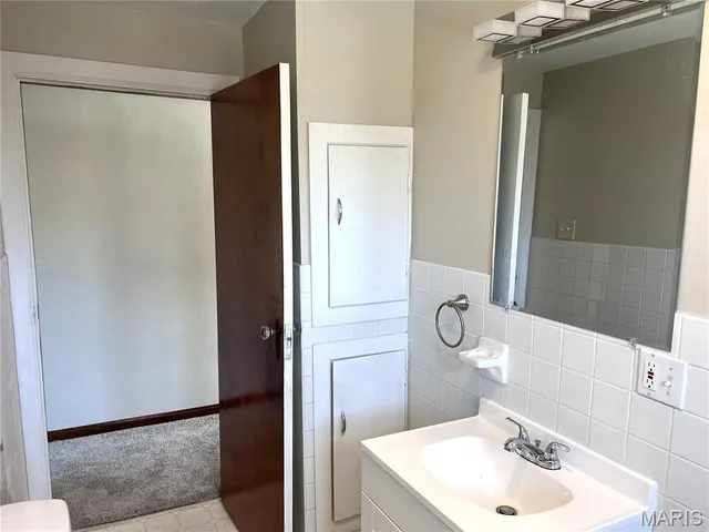 $189,900 | 1068 El Paso Lane, East Alton, IL 62024