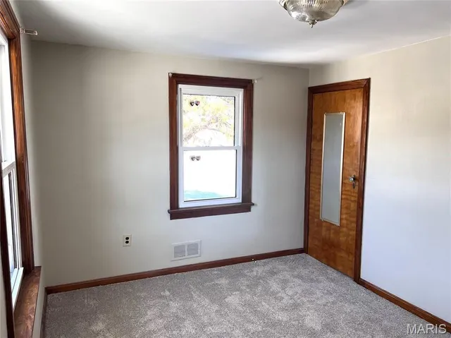 $189,900 | 1068 El Paso Lane, East Alton, IL 62024