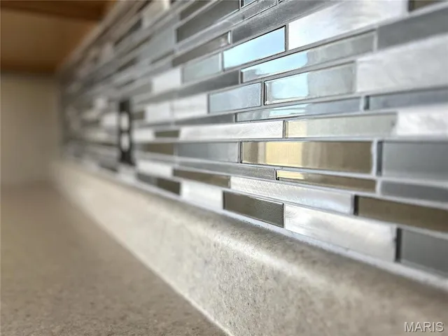 $189,900 | 1068 El Paso Lane, East Alton, IL 62024