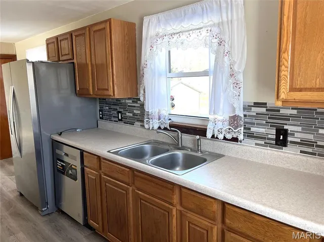 $189,900 | 1068 El Paso Lane, East Alton, IL 62024