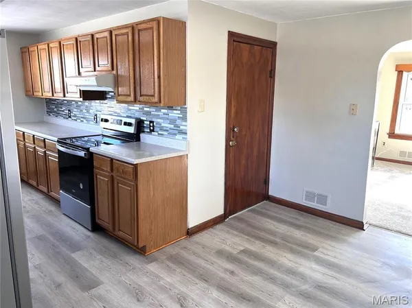 $189,900 | 1068 El Paso Lane, East Alton, IL 62024