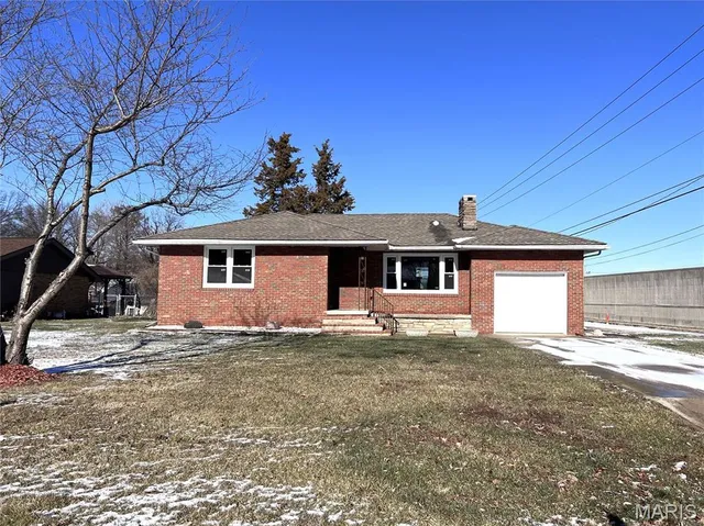 $189,900 | 1068 El Paso Lane, East Alton, IL 62024