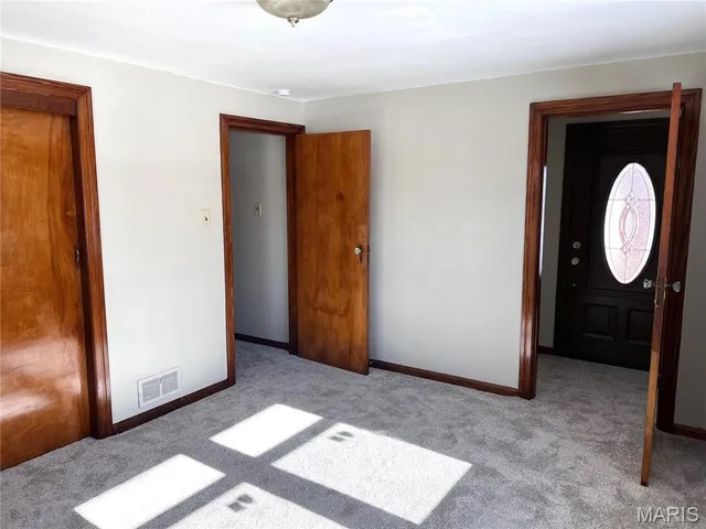 $189,900 | 1068 El Paso Lane, East Alton, IL 62024