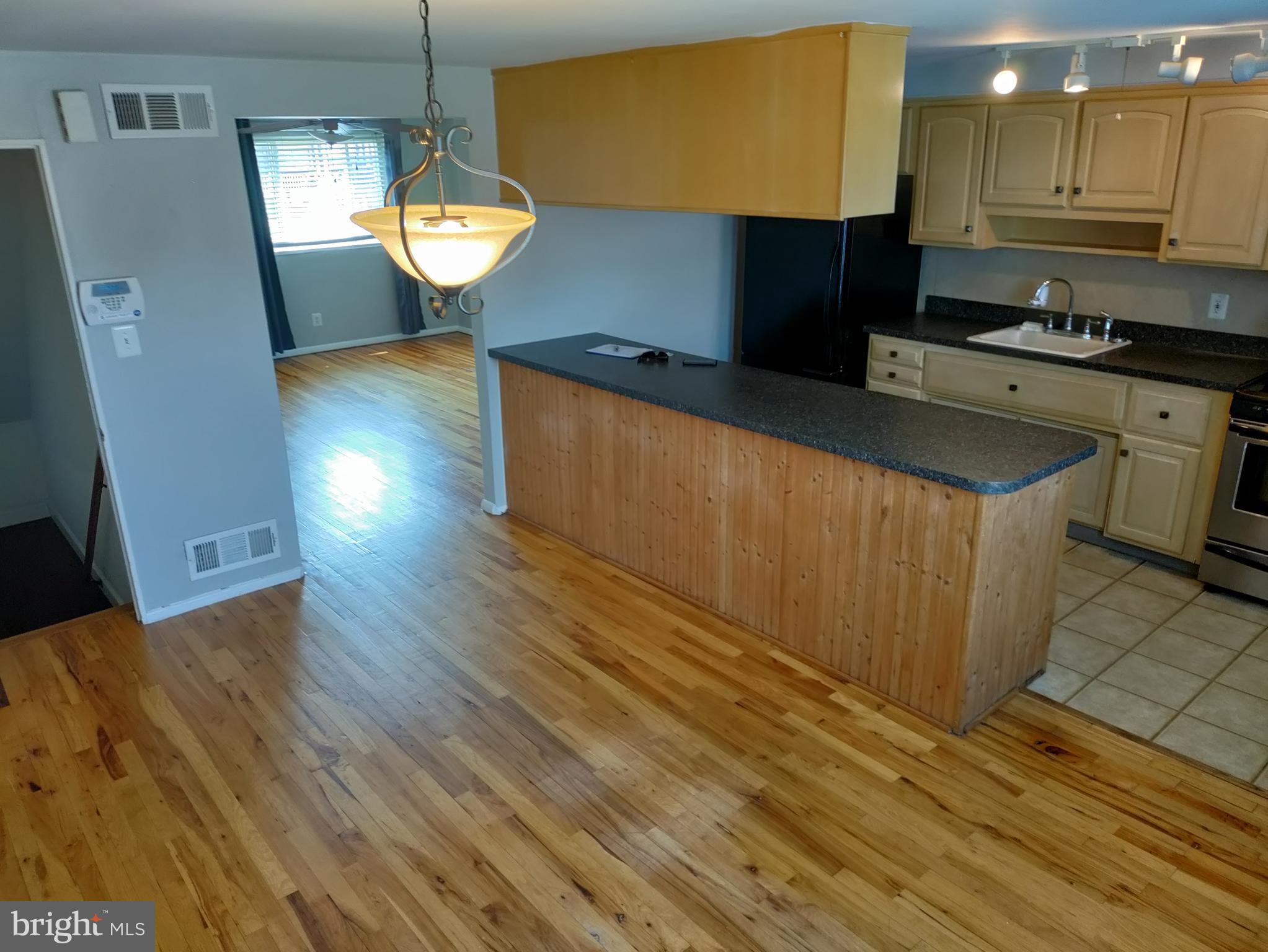 7862 Kentley Road Baltimore, MD 21222 - Photo 2 of 16