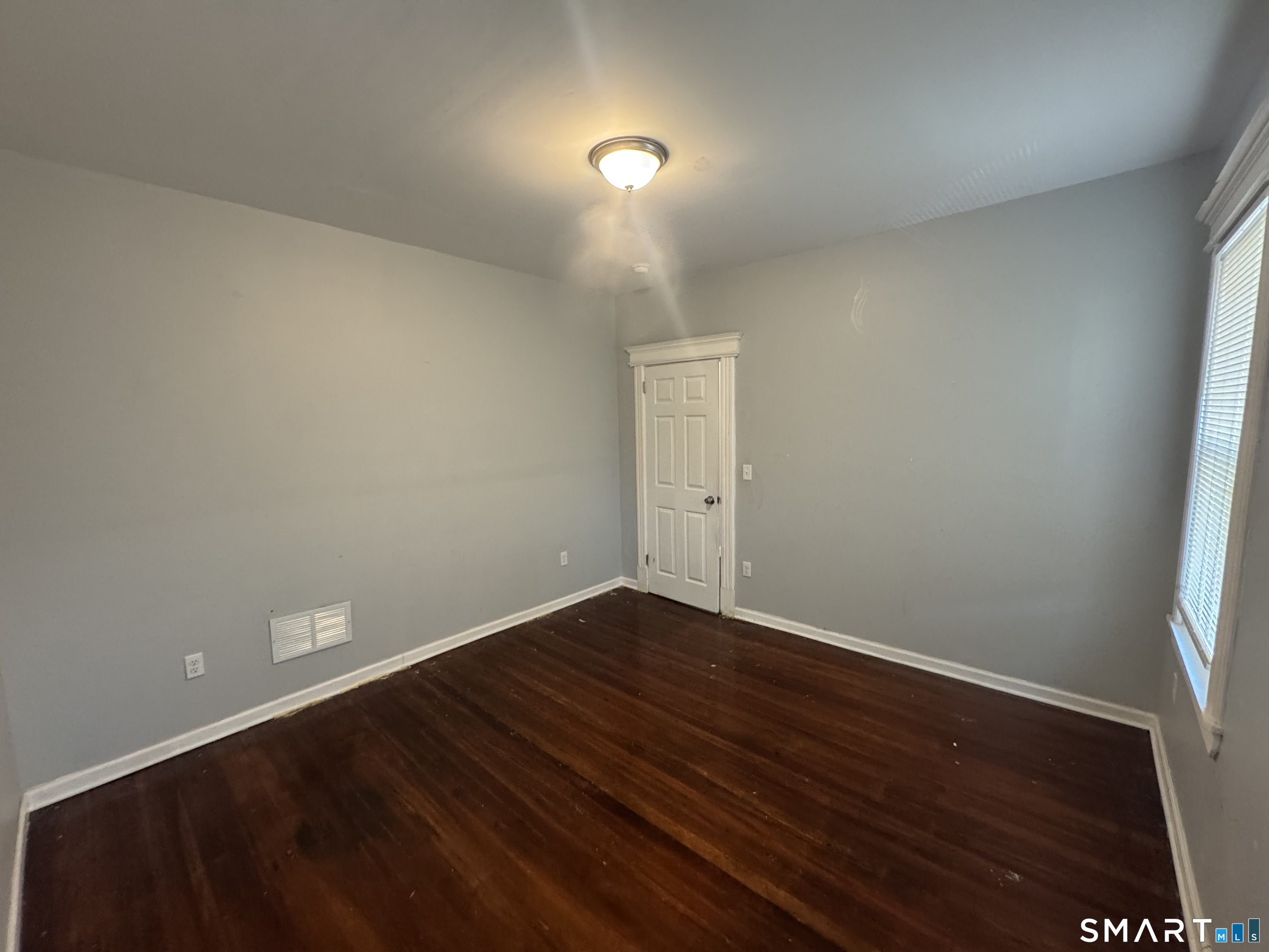 142 Adams Street Hartford, CT 06112 - Photo 5 of 14 2nd floor