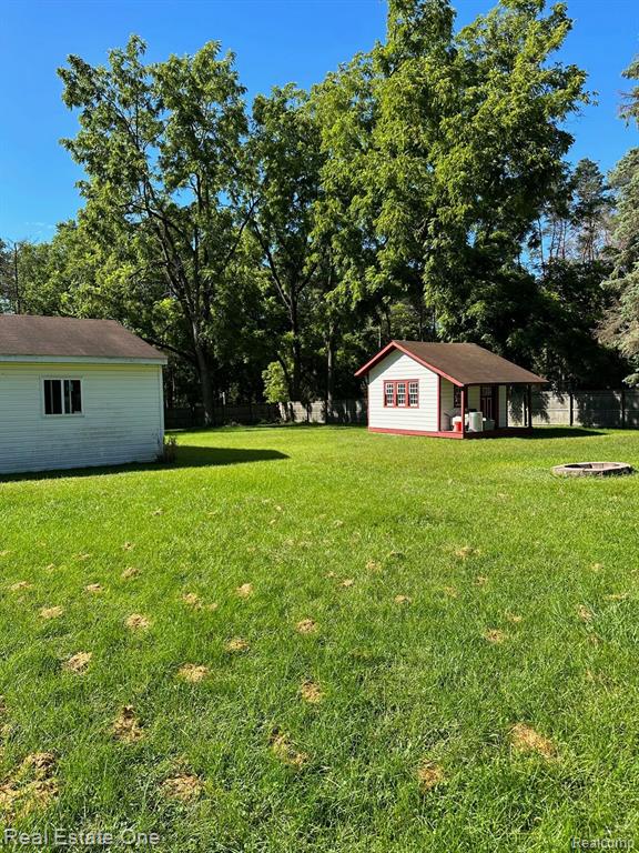 175 North Hospital Road Waterford, MI 48327 - Photo 20 of 26