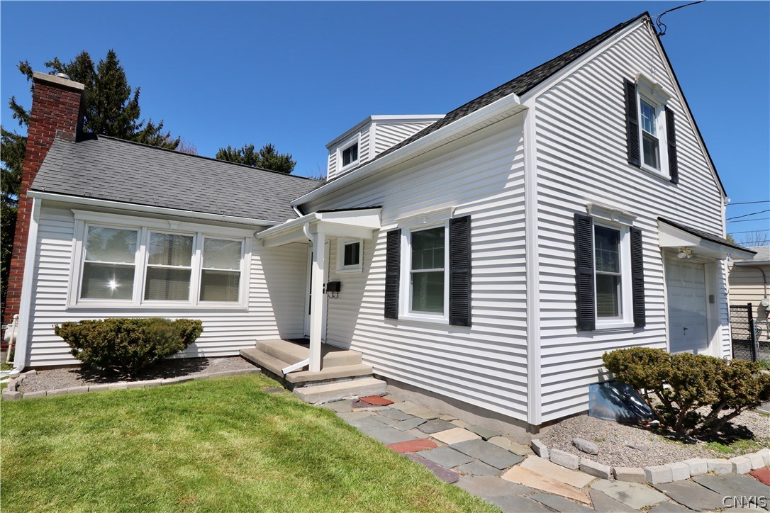 417 Radcliffe Road DeWitt, NY 13214 - Photo 3 of 29 Stone walkway to the front door.