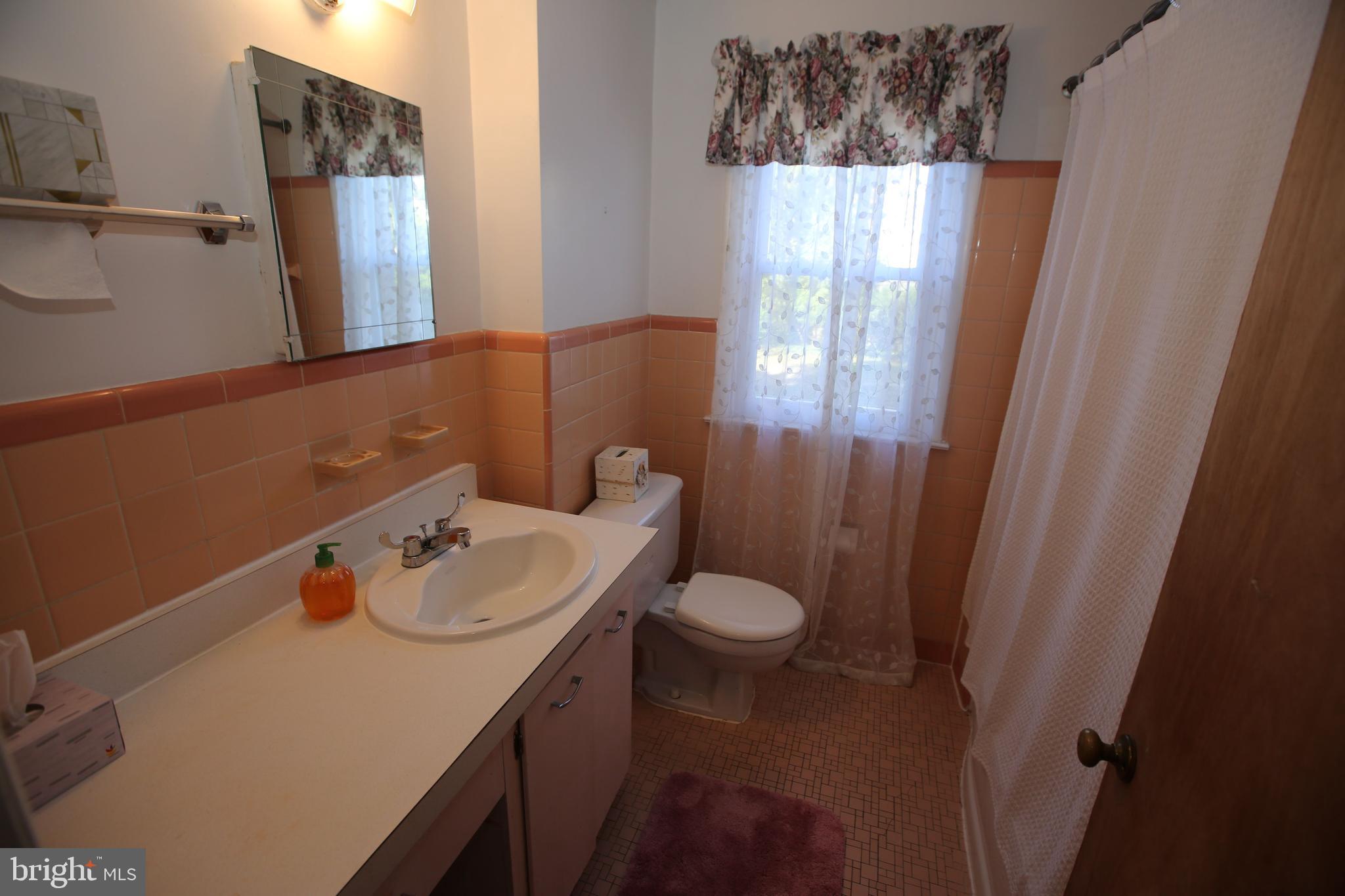 2733 South Kent Road Broomall, PA 19008 - Photo 14 of 39 HALL CERAMIC TILE BATHROOM