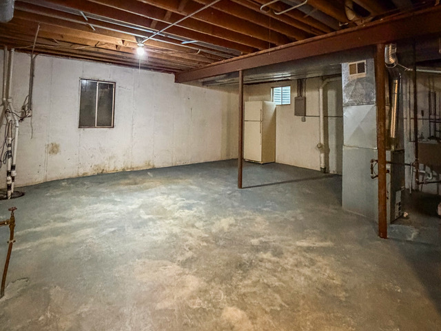 5090 Prairie Oak Road Gurnee, IL 60031 - Photo 23 of 30 a view of an empty room