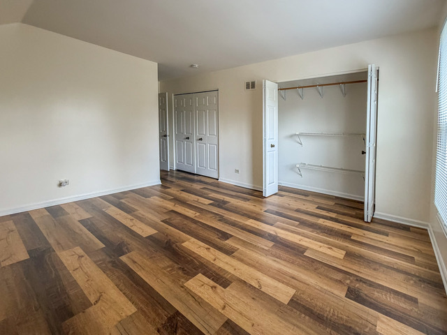 5090 Prairie Oak Road Gurnee, IL 60031 - Photo 4 of 30 a view of empty room