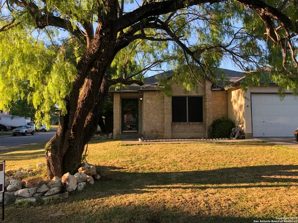 $1,695 | 8555 Pioneer Gold, San Antonio, TX 78249