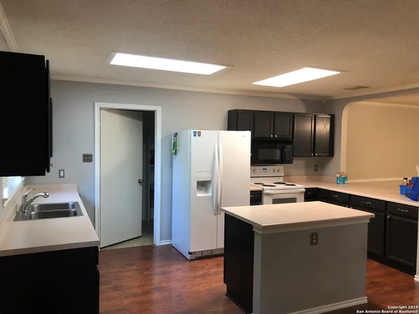 $1,695 | 8555 Pioneer Gold, San Antonio, TX 78249