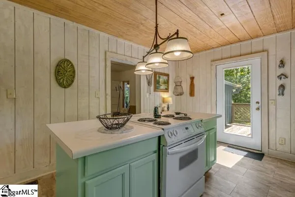 $850,000 | 814 Moorefield Memorial Highway, Sunset, SC 29685