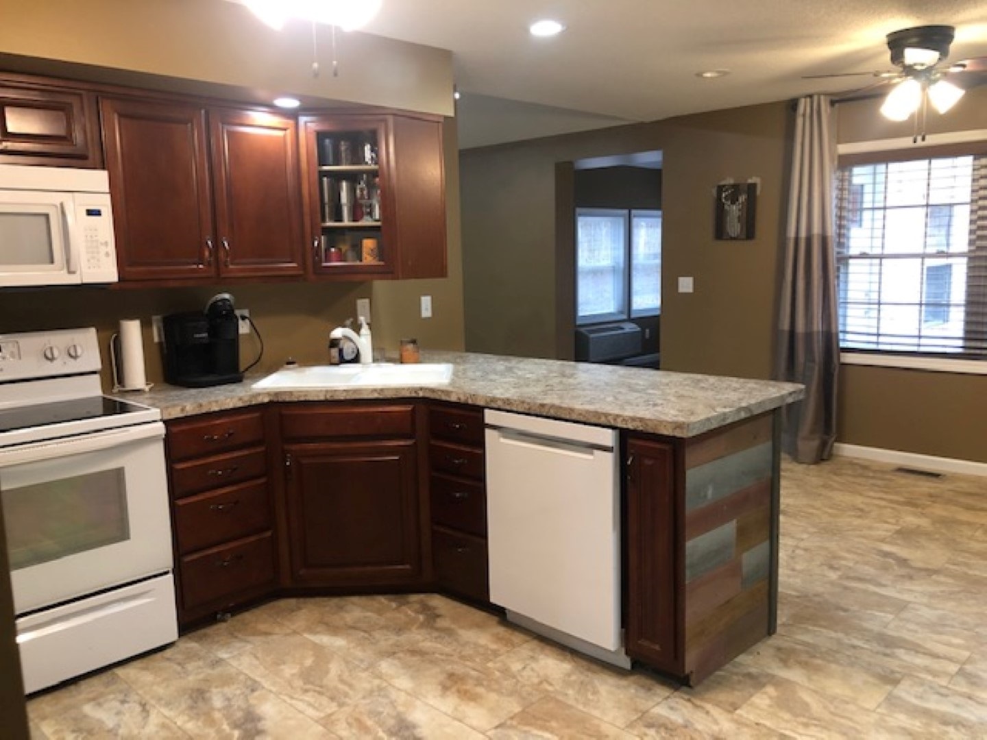 3295 Buncombe Road Vienna, IL 62995 - Photo 15 of 36