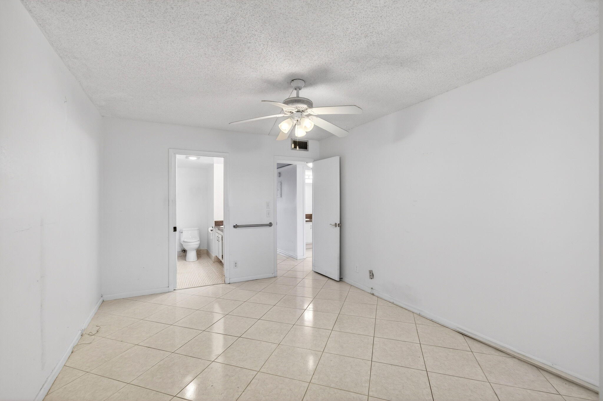 1009 Hythe A Boca Raton, FL 33434 - Photo 26 of 79 23-web-or-mls-DSC_3869