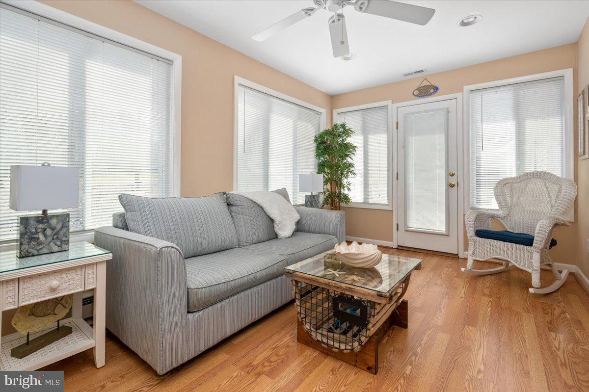 71 Windjammer Road Berlin, MD 21811 - Photo 24 of 59 Den/sunroom
