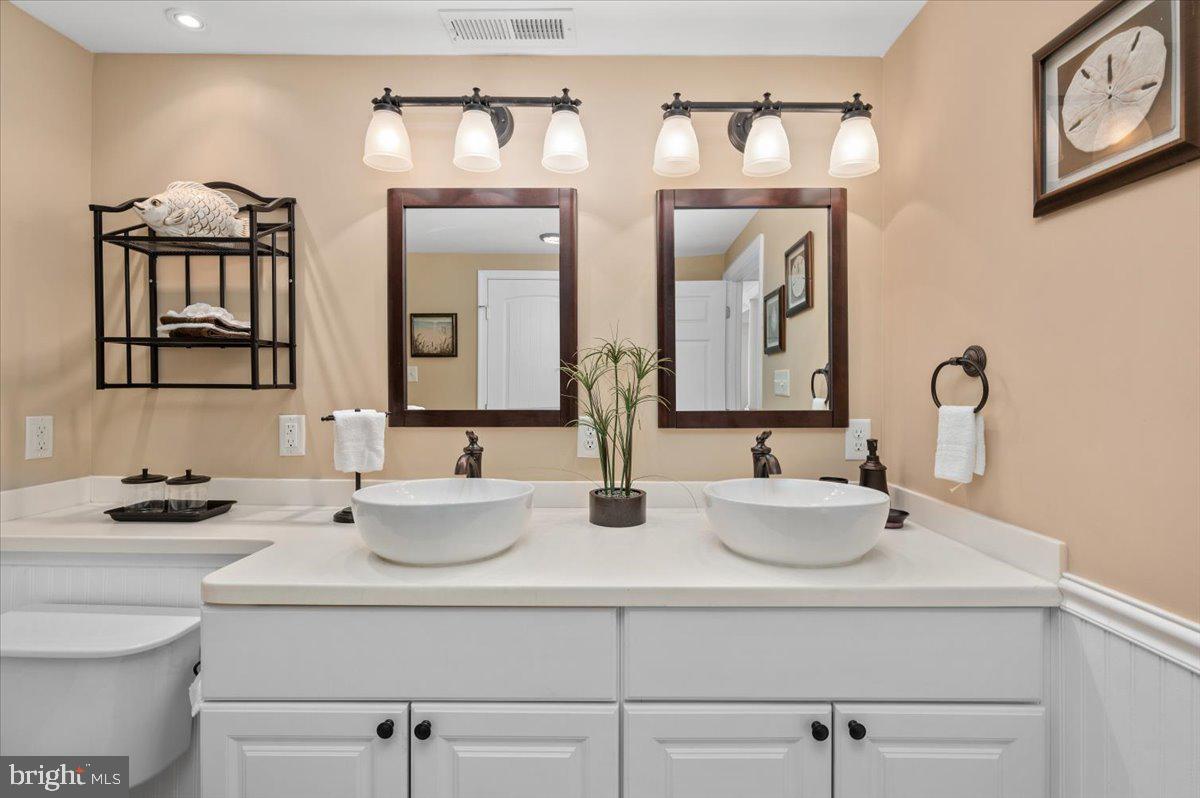 71 Windjammer Road Berlin, MD 21811 - Photo 39 of 59 Double sinks