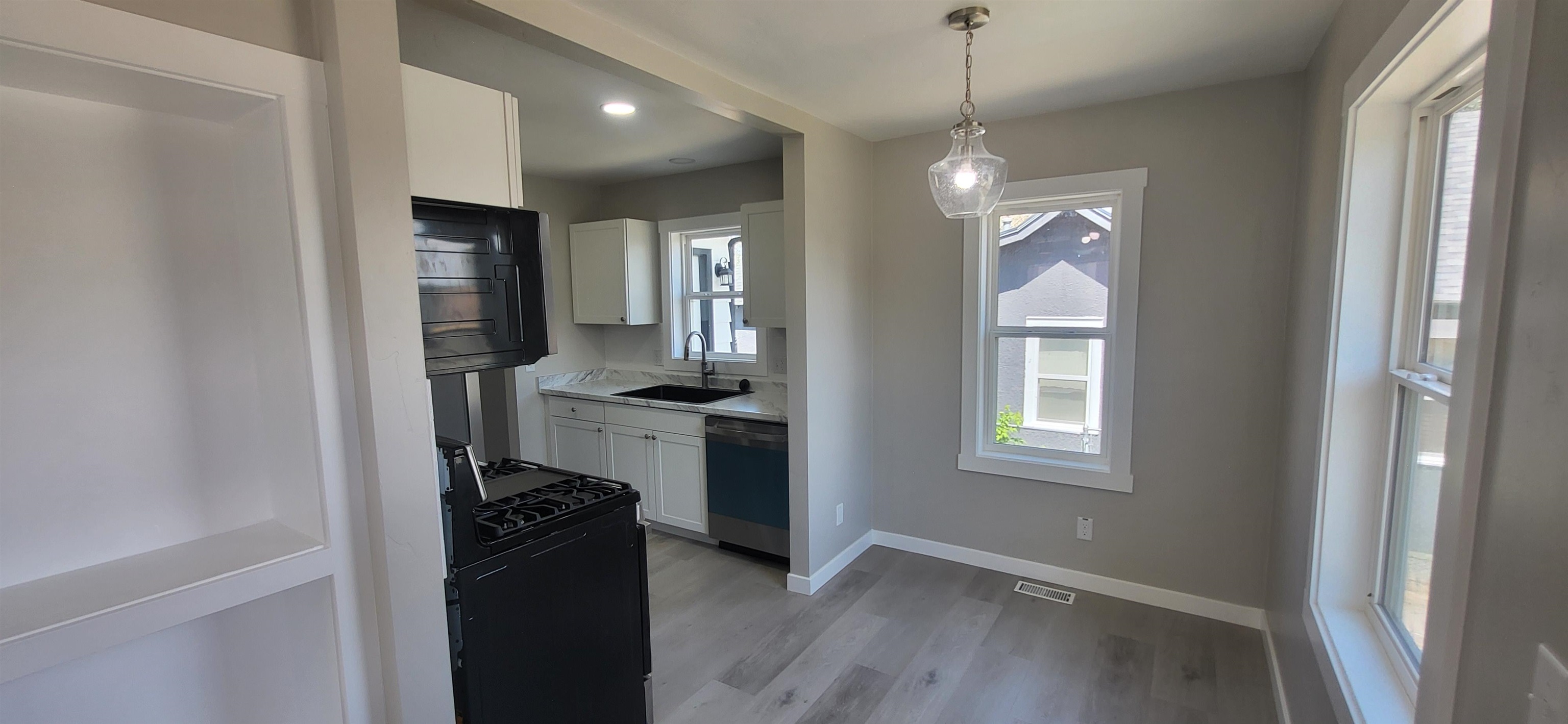 307 East Walnut Street Rawlins, WY 82301 - Photo 4 of 21
