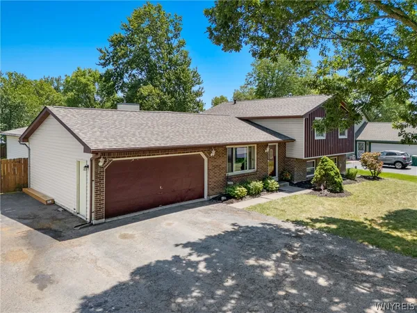 $389,000 | 5909 Marion Drive, Lockport Town, NY 14094