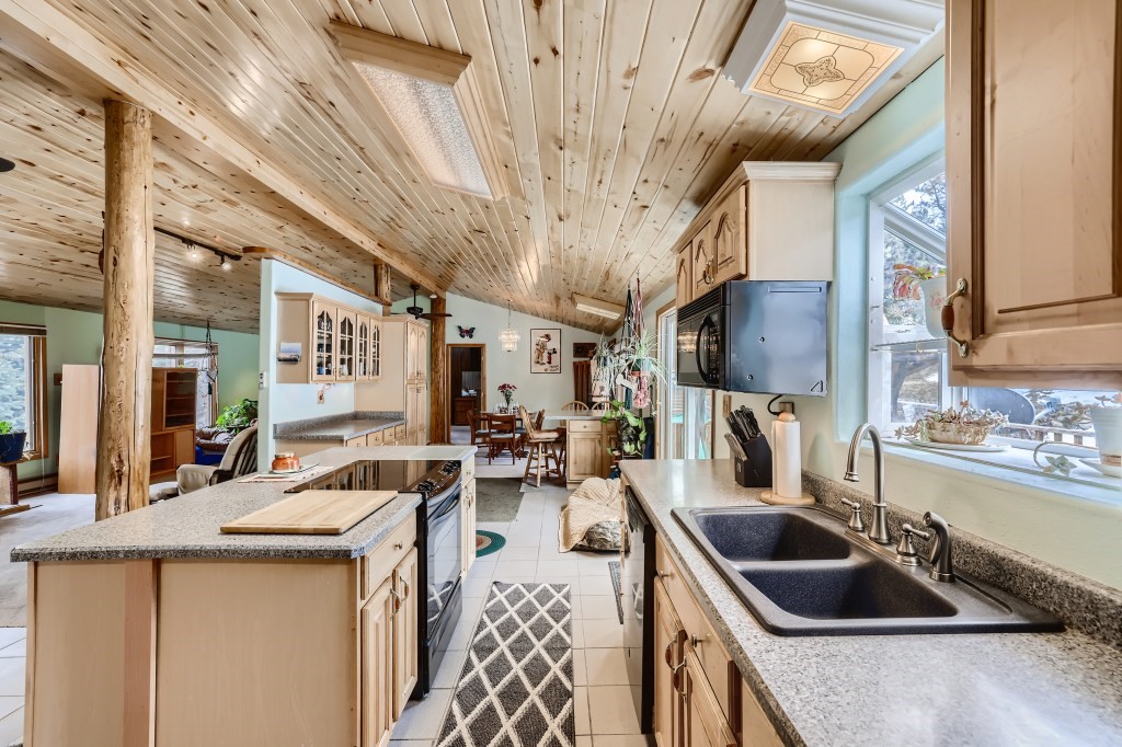 808 Deer Path Road Dillon, CO 80435 - Photo 14 of 39 Gallery Image 14