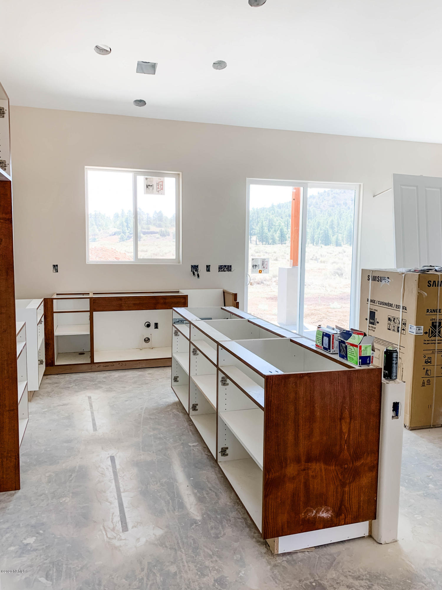 10071 Girard Road Flagstaff, AZ 86004 - Photo 2 of 13 10071 girard kitchen