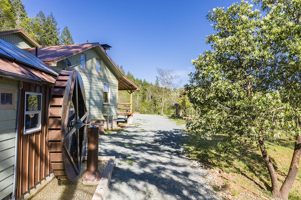 4774 Hog Creek Road Merlin, OR 97532 - Photo 22 of 53 23