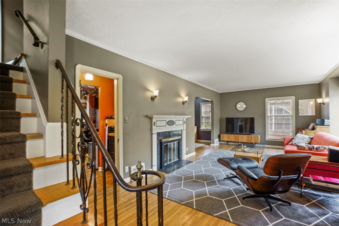 926 Beverly Road Cleveland Heights, OH 44121 - Photo 4 of 35 Gallery Image 4