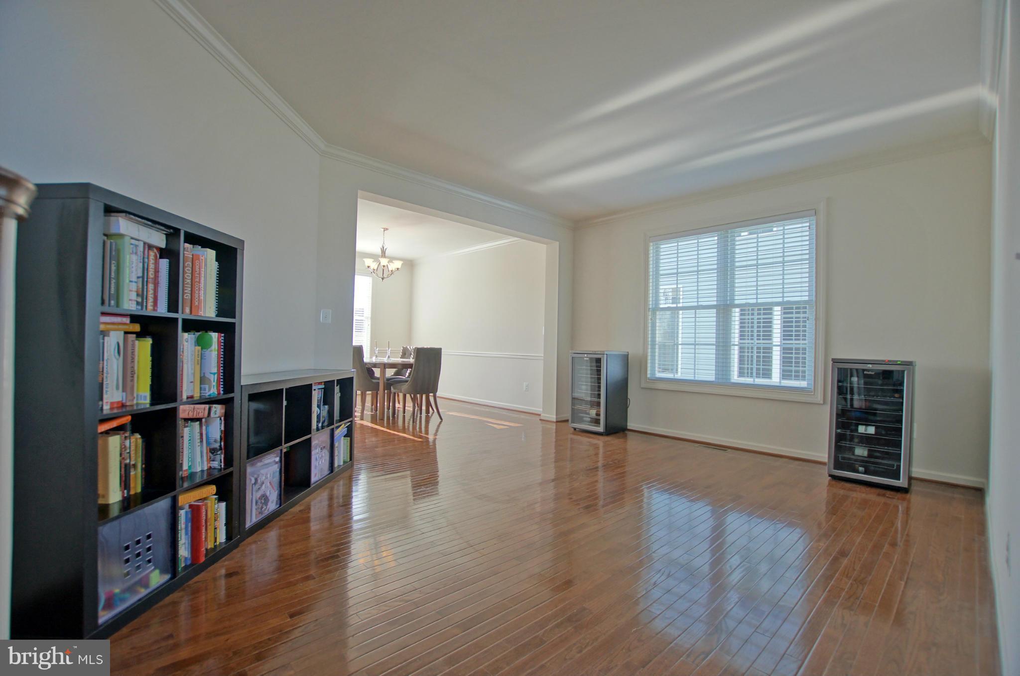 42407 Rising Moon Place Ashburn, VA 20148 - Photo 3 of 30 Living Room