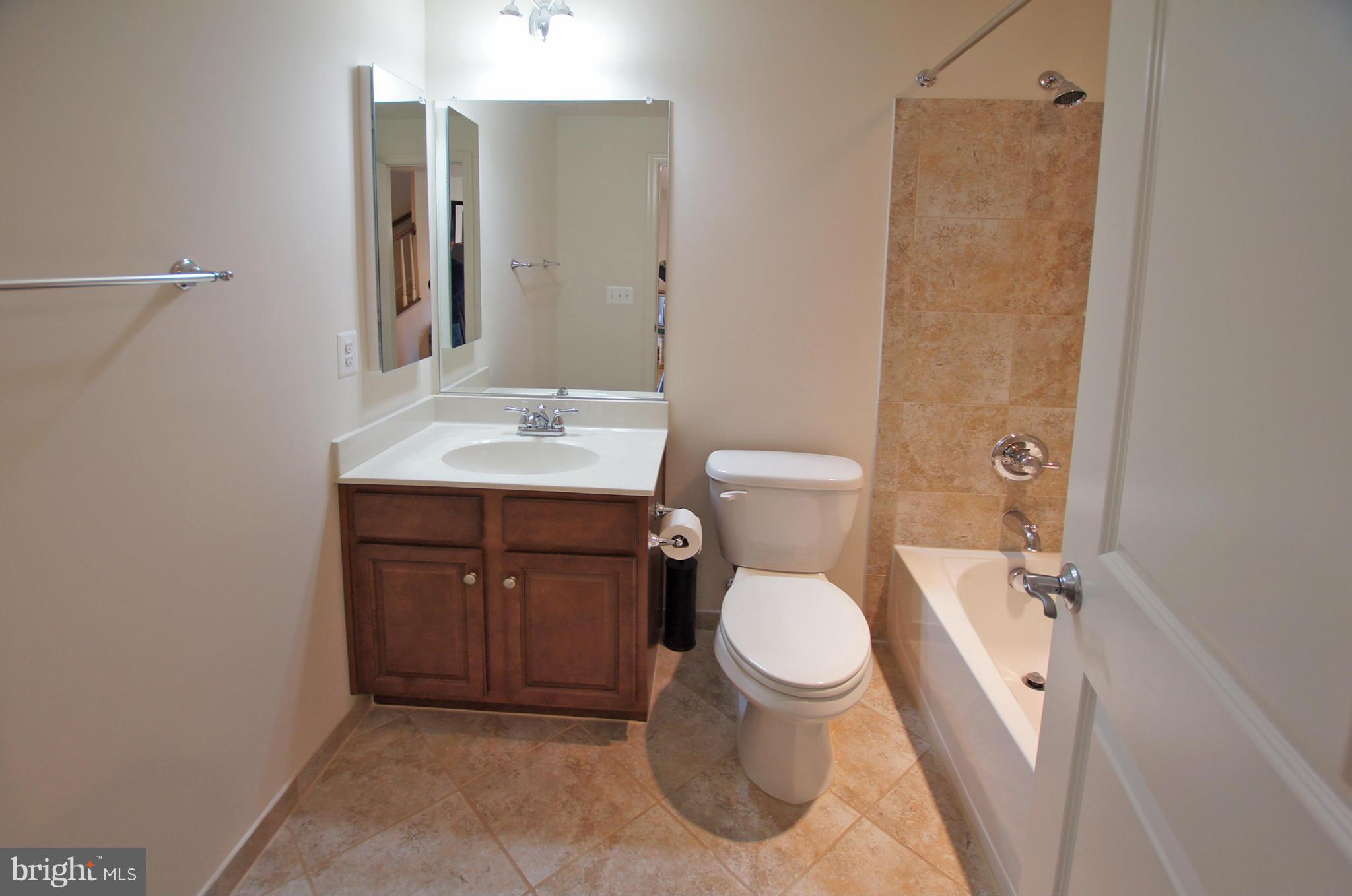 42407 Rising Moon Place Ashburn, VA 20148 - Photo 27 of 30 Bath