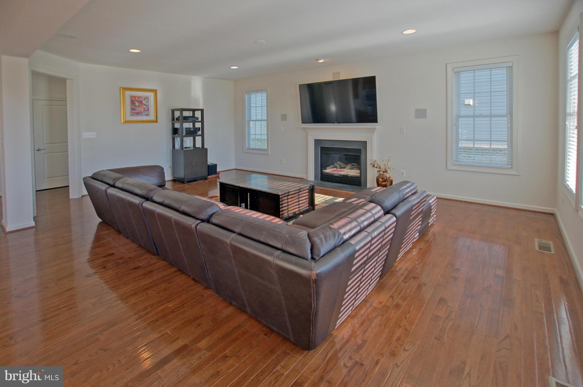 42407 Rising Moon Place Ashburn, VA 20148 - Photo 6 of 30 Family Room