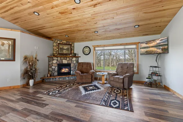 $599,900 | 24264 255th Avenue, Pierz, MN 56364