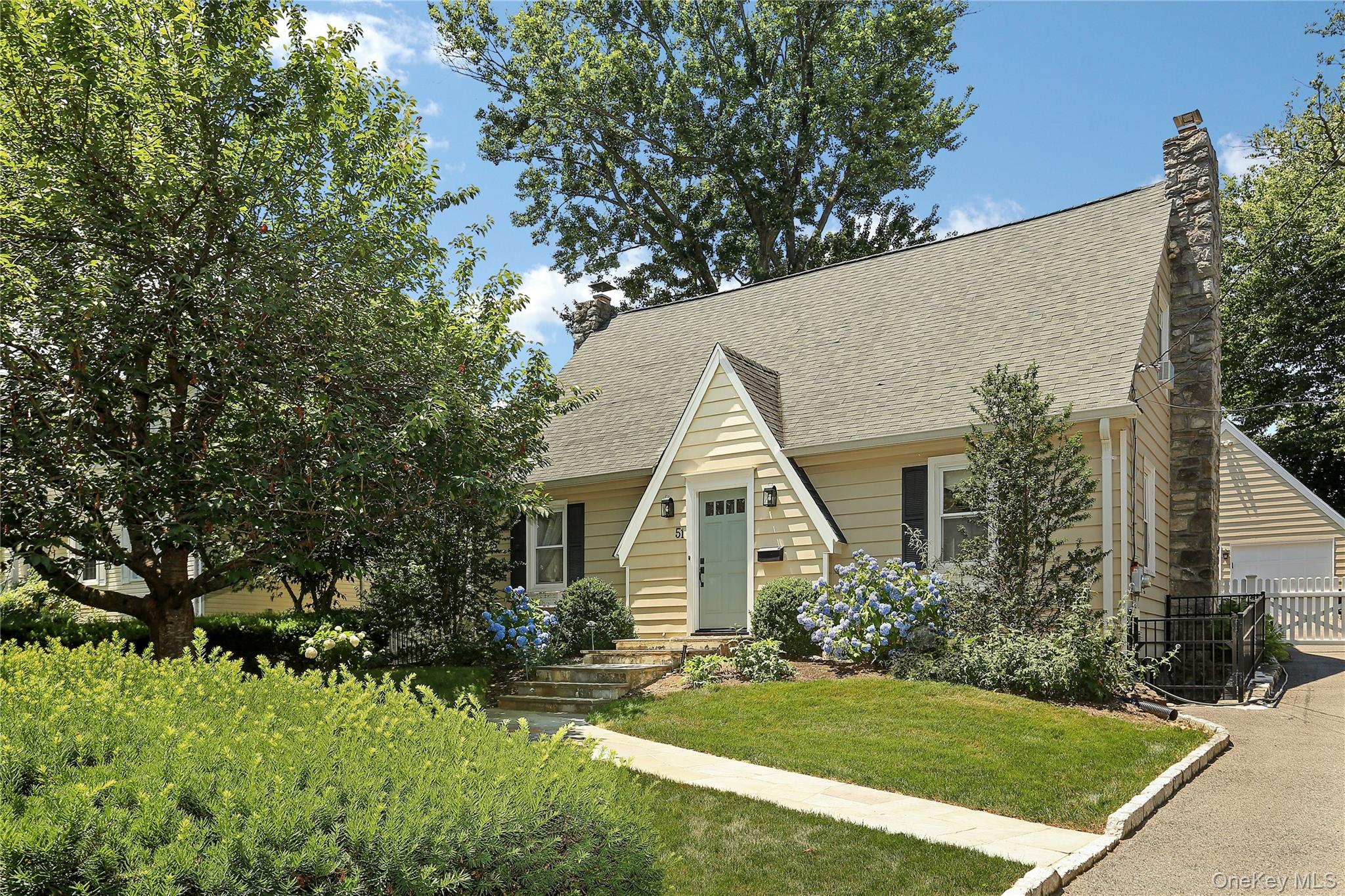 51 Stratford Road Scarsdale, NY 10583 - Photo 1 of 11