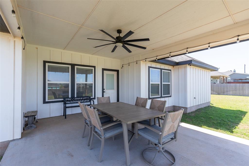 118 Corbyn Circle Tuscola, TX 79562 - Photo 29 of 36 a view of a livingroom with furniture and a table