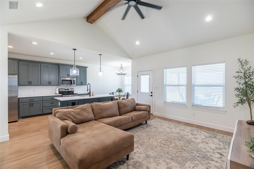 118 Corbyn Circle Tuscola, TX 79562 - Photo 4 of 36 a living room with furniture and kitchen view