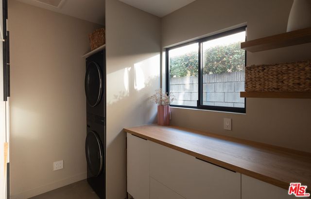 $2,750,000 | 6504 South Springpark Avenue, Los Angeles, CA 90056