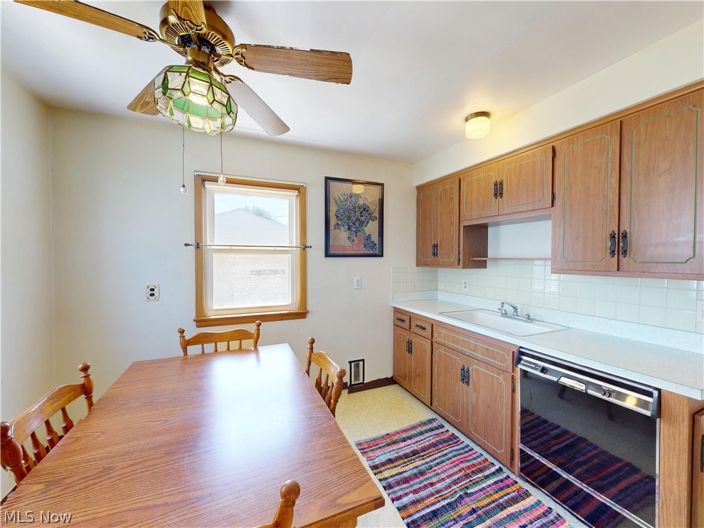 29148 Barjode Road Willowick, OH 44095 - Photo 8 of 35 Gallery Image 8