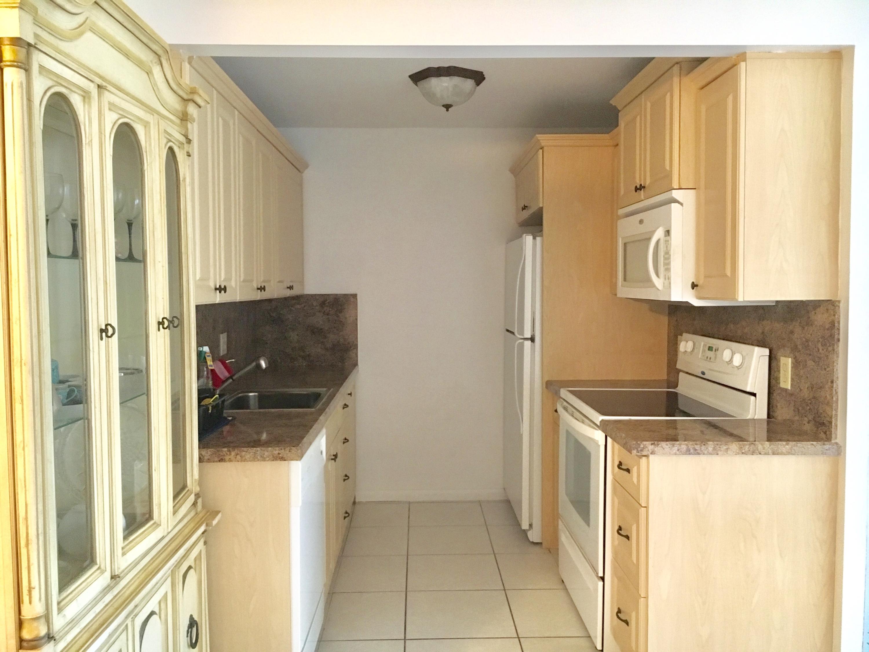 2093 Cornwall East, Unit 2093 Boca Raton, FL 33434 - Photo 2 of 17 Kitchen