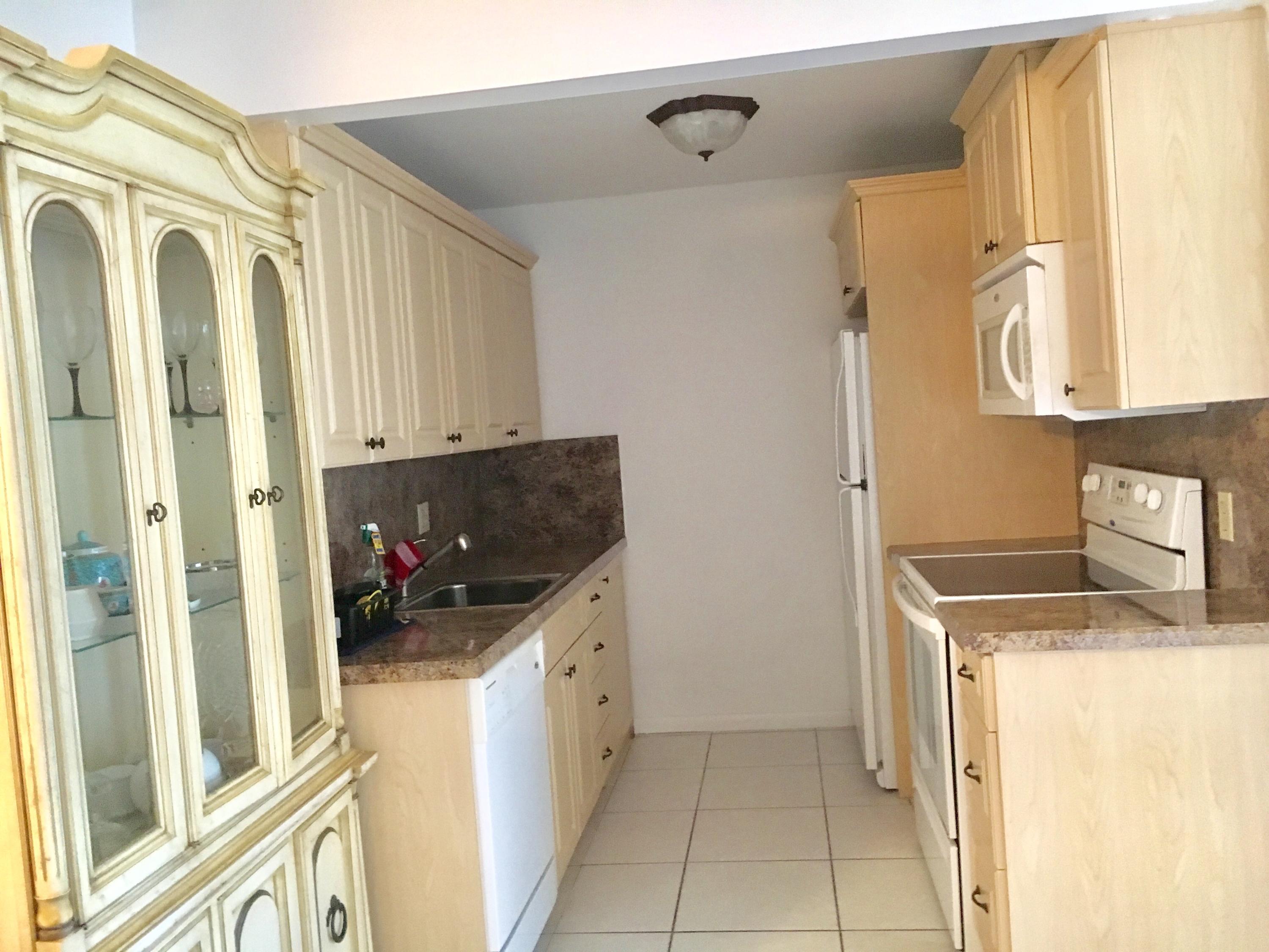 2093 Cornwall East, Unit 2093 Boca Raton, FL 33434 - Photo 3 of 17 Kitchen