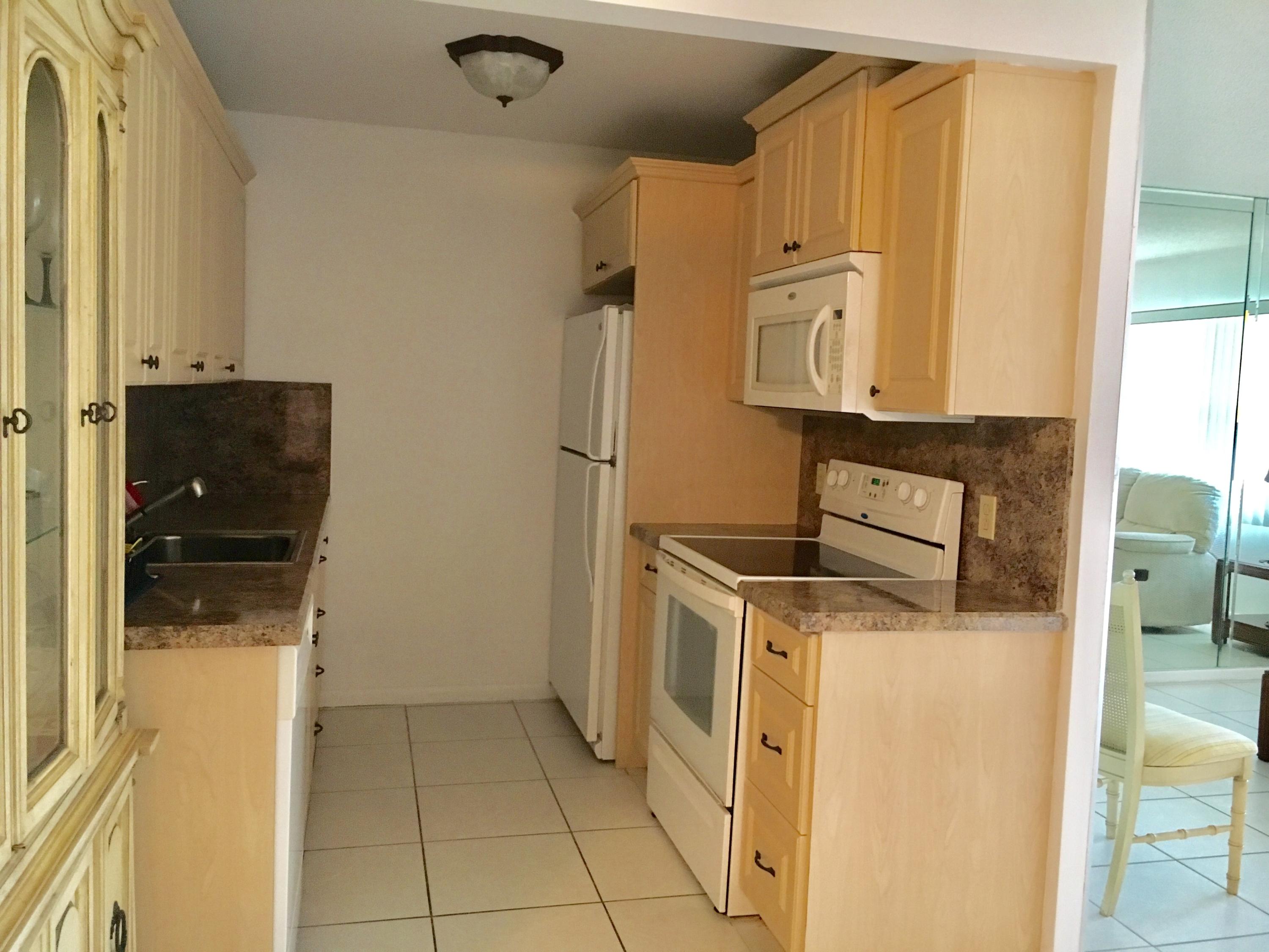 2093 Cornwall East, Unit 2093 Boca Raton, FL 33434 - Photo 4 of 17 Kitchen