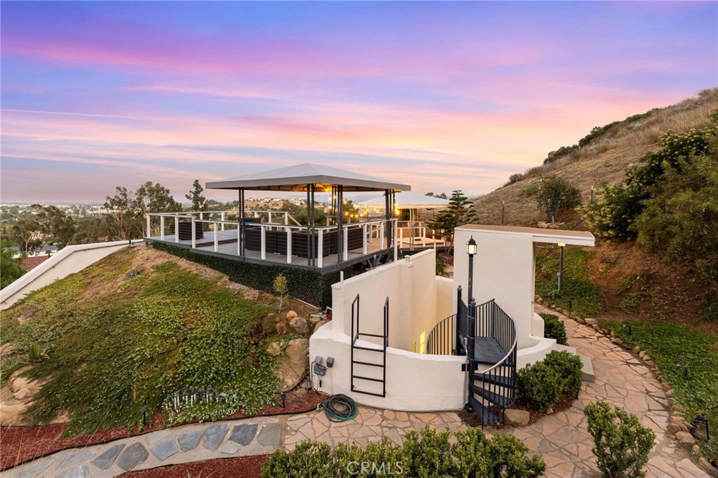 22870 Trigger Street Chatsworth, CA 91311 - Photo 8 of 64