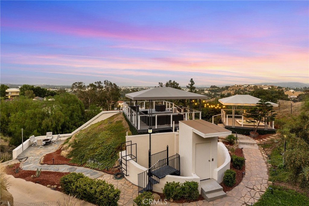 22870 Trigger Street Chatsworth, CA 91311 - Photo 9 of 64