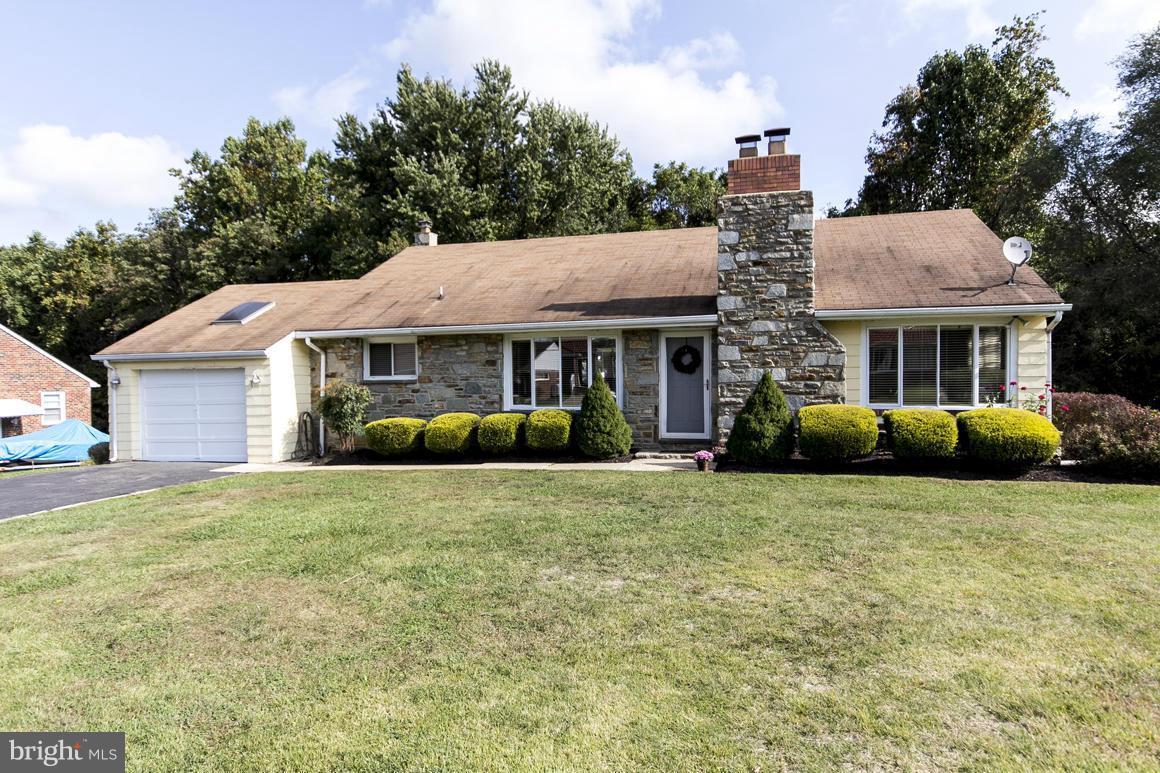 4012 Kahlston Road Baltimore, MD 21236 - Photo 2 of 30 a front view of a house with a garden