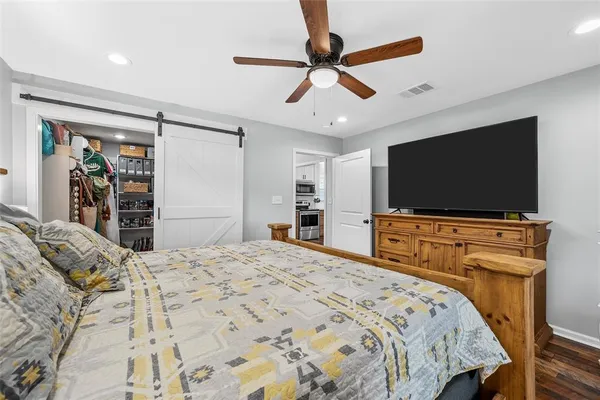 $350,000 | 107 W Avenue, Valley Mills, TX 76689