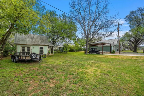 $350,000 | 107 W Avenue, Valley Mills, TX 76689