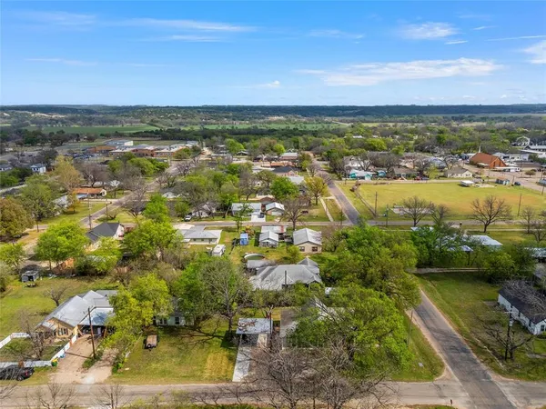 $350,000 | 107 W Avenue, Valley Mills, TX 76689